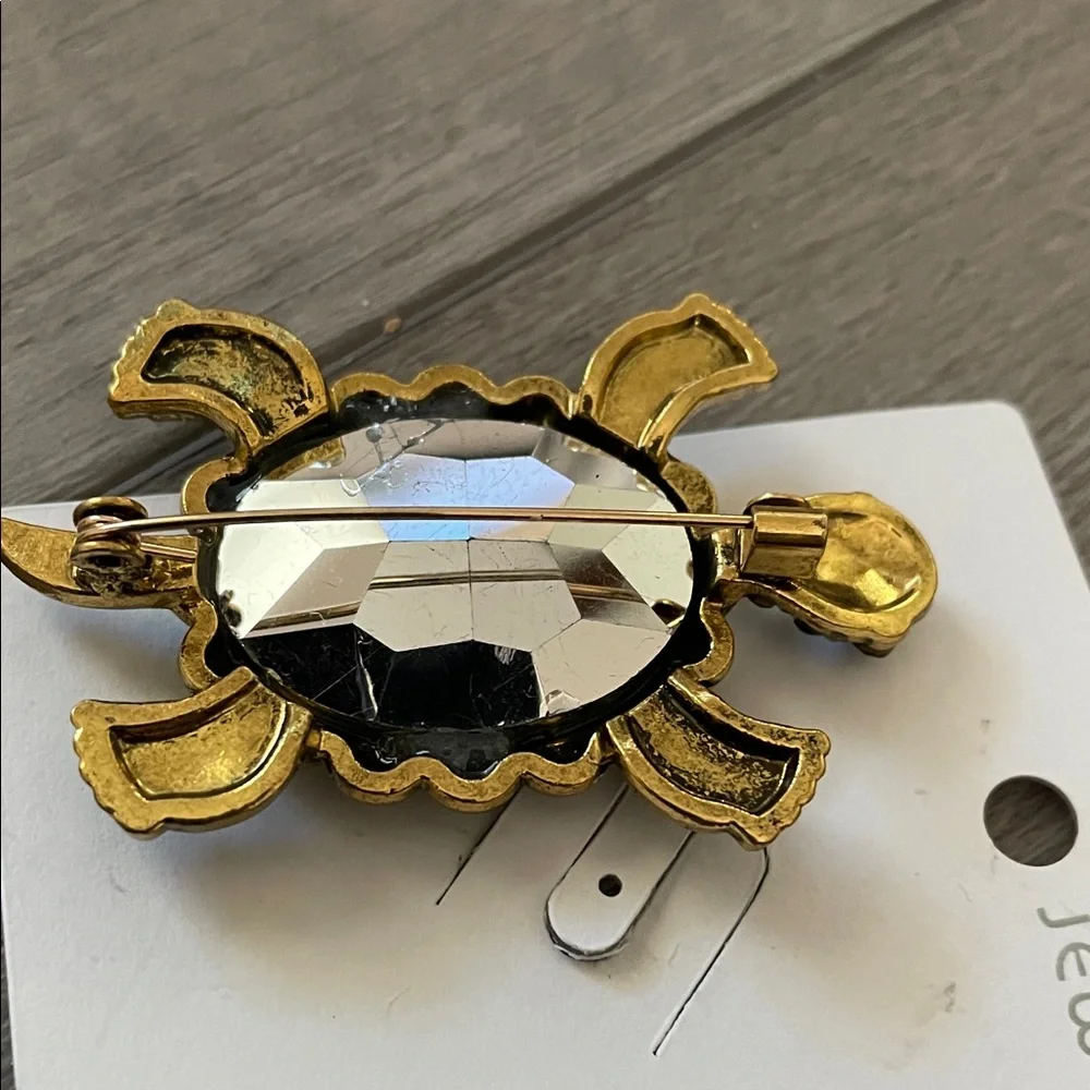 Artisan Green and Gold Turtle Brooch - Picture 7 of 9